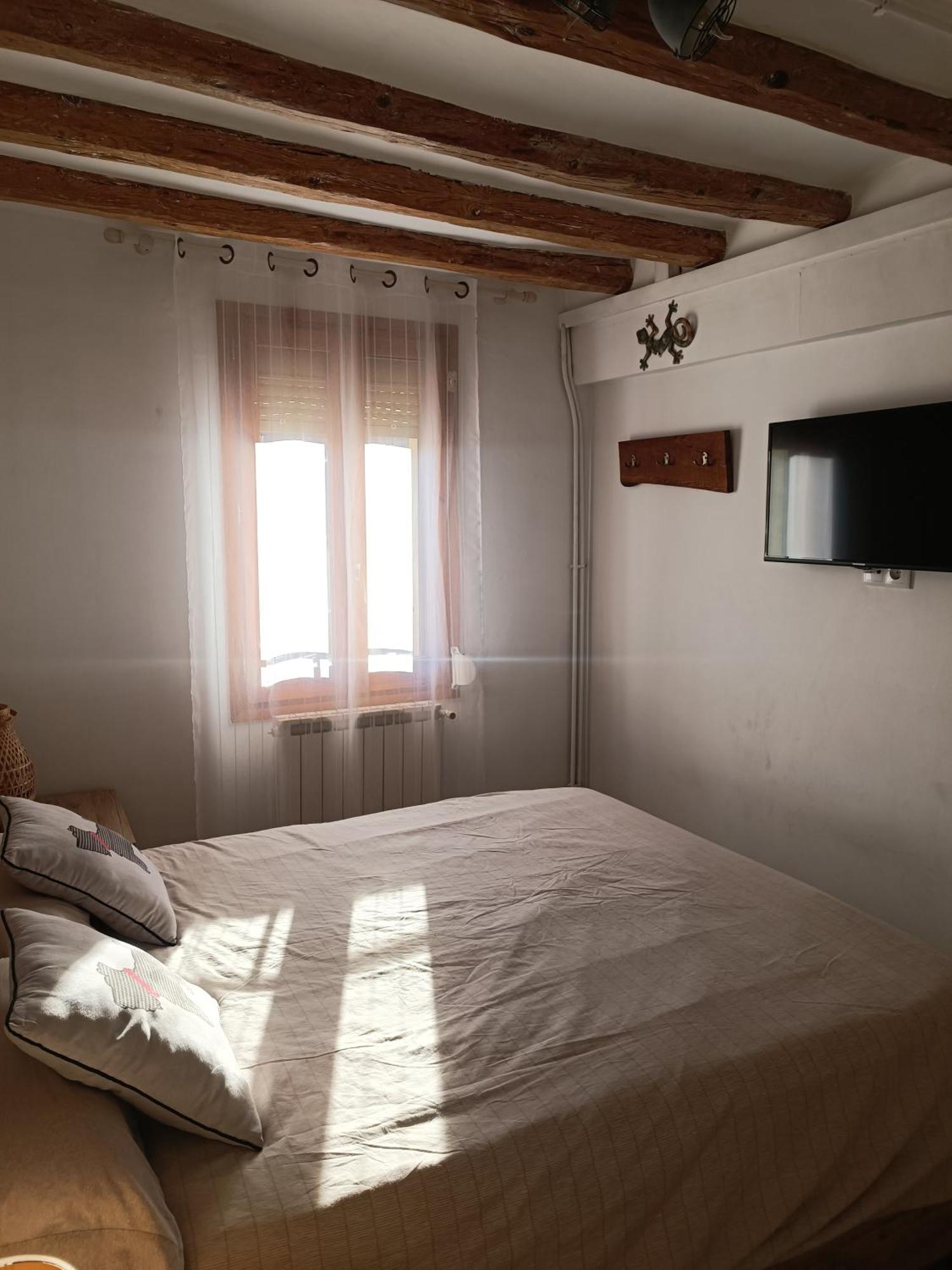 Apartament Turistic Campdevanol Exterior photo